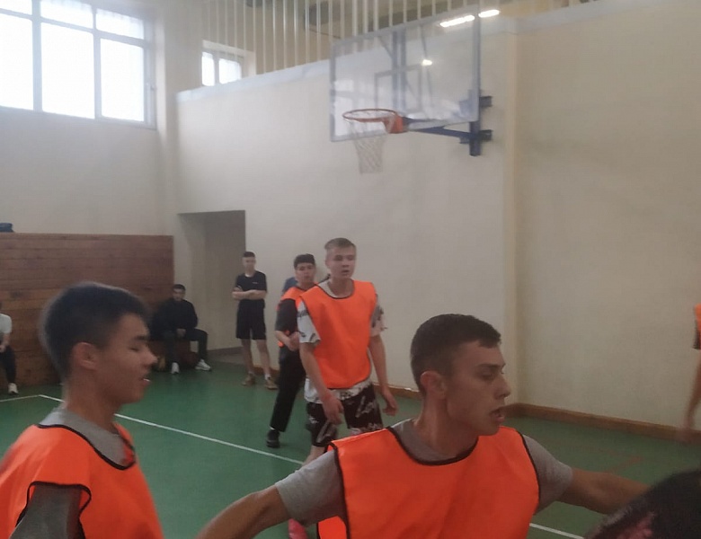 13 октября в КСК начались соревнования по баскетболу