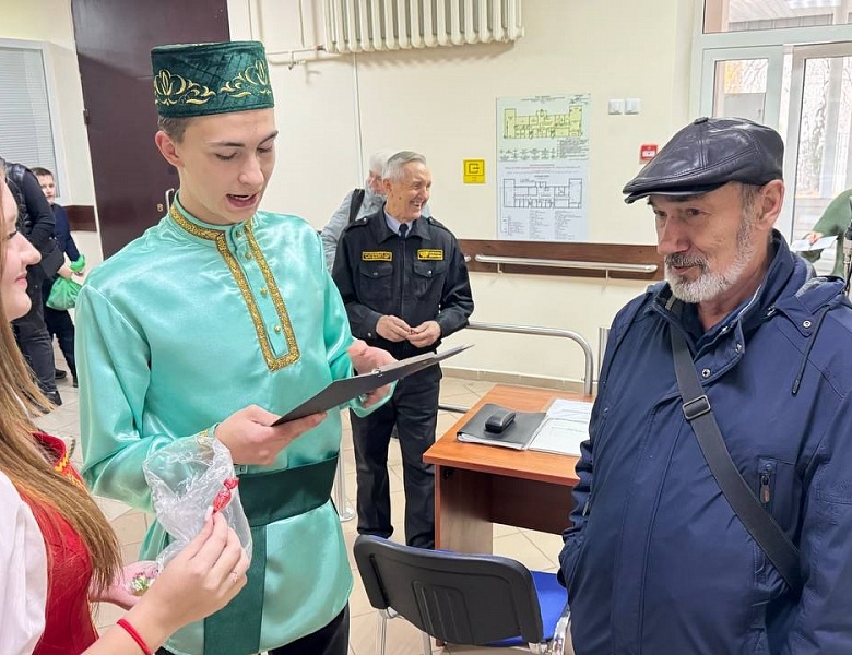 Народов много - Родина одна!