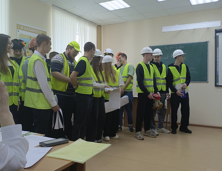 Баттл среди студентов специальностей 08.02.12 и 08.02.13
