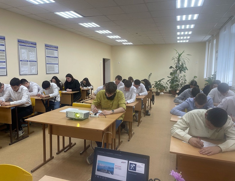Участие студентов колледжа в международной акции «Тотальный диктант».