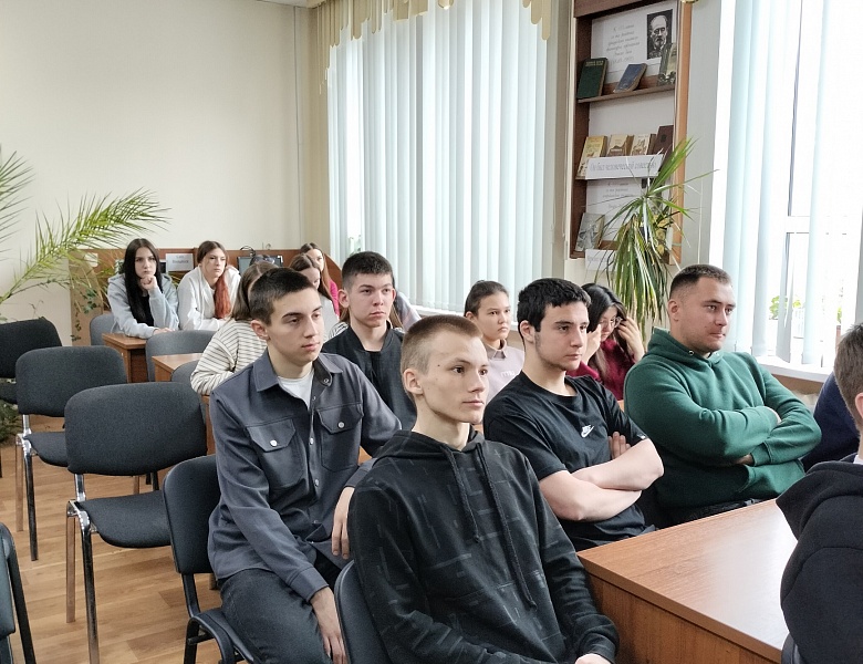 Литературная встреча, посвящённая 80-летию Великой Победы «Строки опалённые войной...»