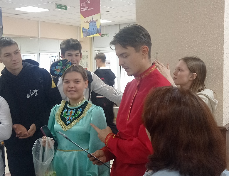 Народов много - Родина одна!