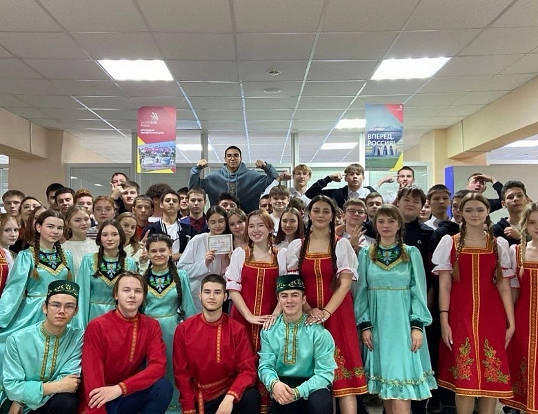 Народов много - Родина одна!