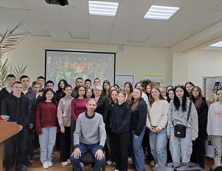 Литературная встреча, посвящённая 80-летию Великой Победы «Строки опалённые войной...»