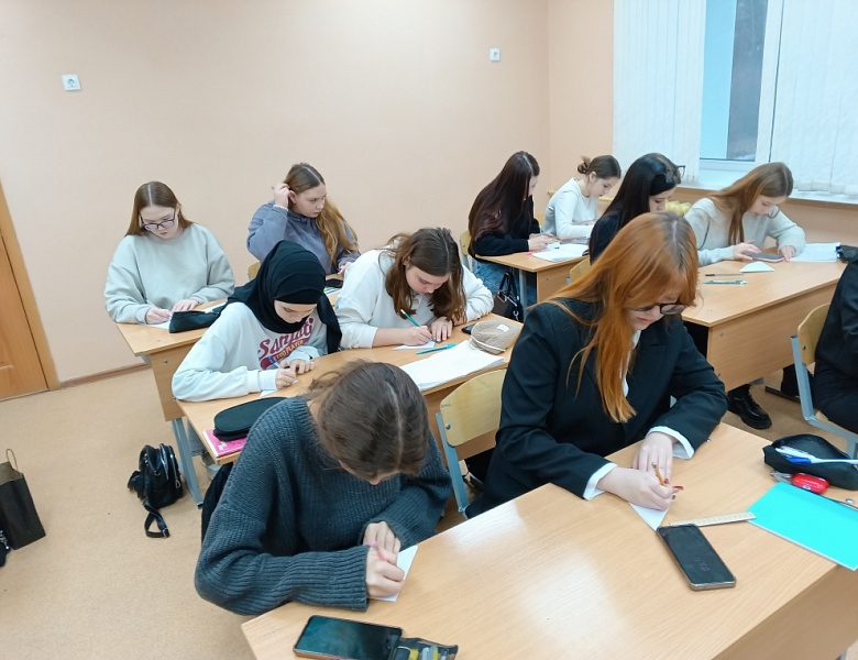 Участие студентов колледжа в акции «Письмо солдату»