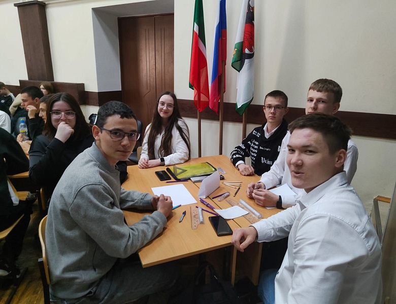 Мероприятие для студентов колледжа "Знатоки инженерной графики" 