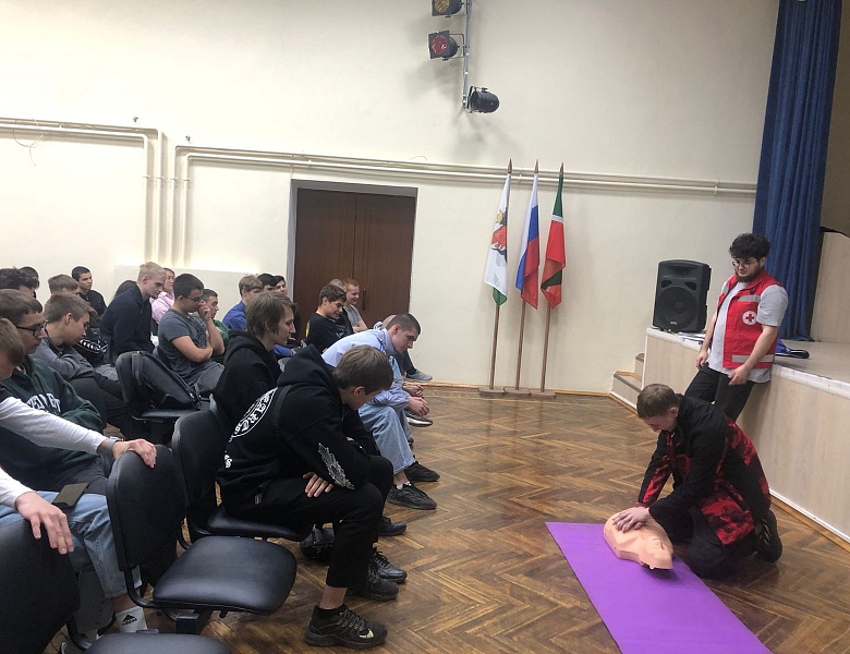 Участие студентов и педагогов колледжа в мастер-классе по оказанию первой помощи