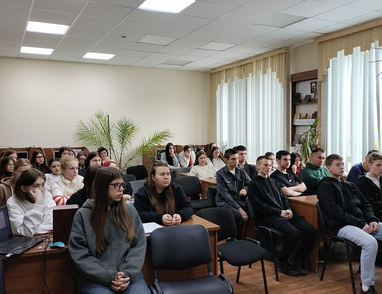 Литературная встреча, посвящённая 80-летию Великой Победы «Строки опалённые войной...»