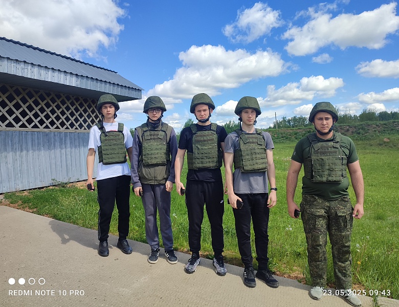 Участие студентов колледжа в учебных стрельбах из АК-74 