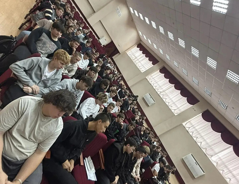Встреча студентов с представителями подразделения «Сталинские соколы»
