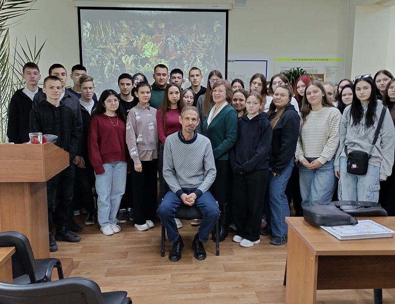 Литературная встреча, посвящённая 80-летию Великой Победы «Строки опалённые войной...»