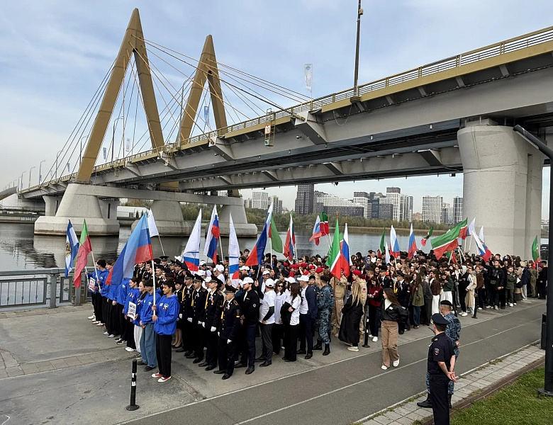 Участие в торжественном шествии ко Дню воссоединения Донецкой и Луганской народных республик