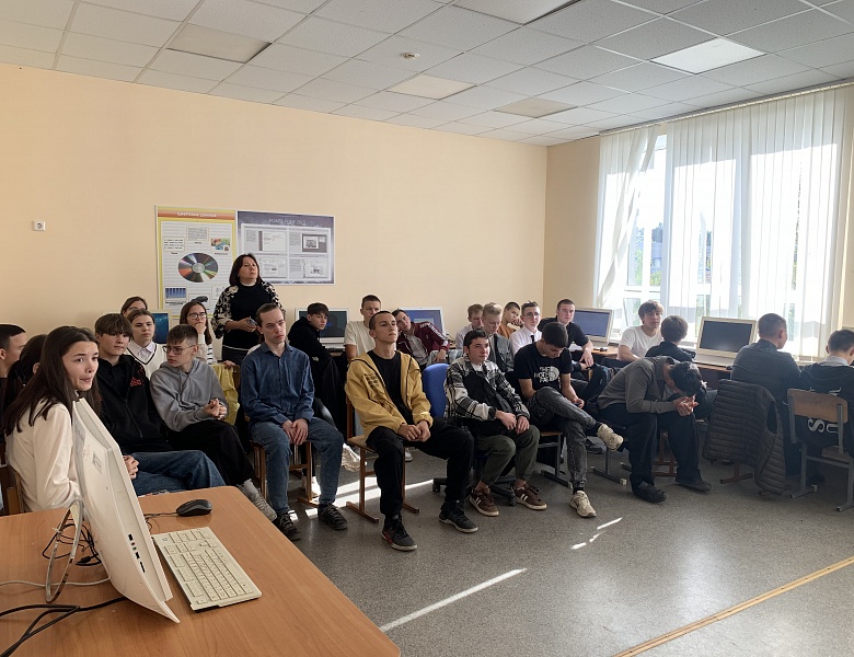 Единый урок безопасности в сети Интернет в студенческих группах 1-2 курсов 