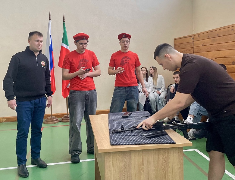 Военно-спортивная эстафета в колледже